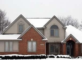 10356 Northridge Ct, White Lake, MI