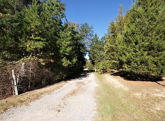4th image of 2625 Pleasant Rd