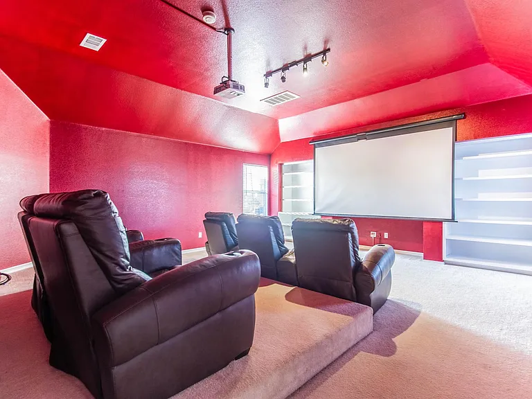 1521 Hidden Cove Ct — Photo 32
