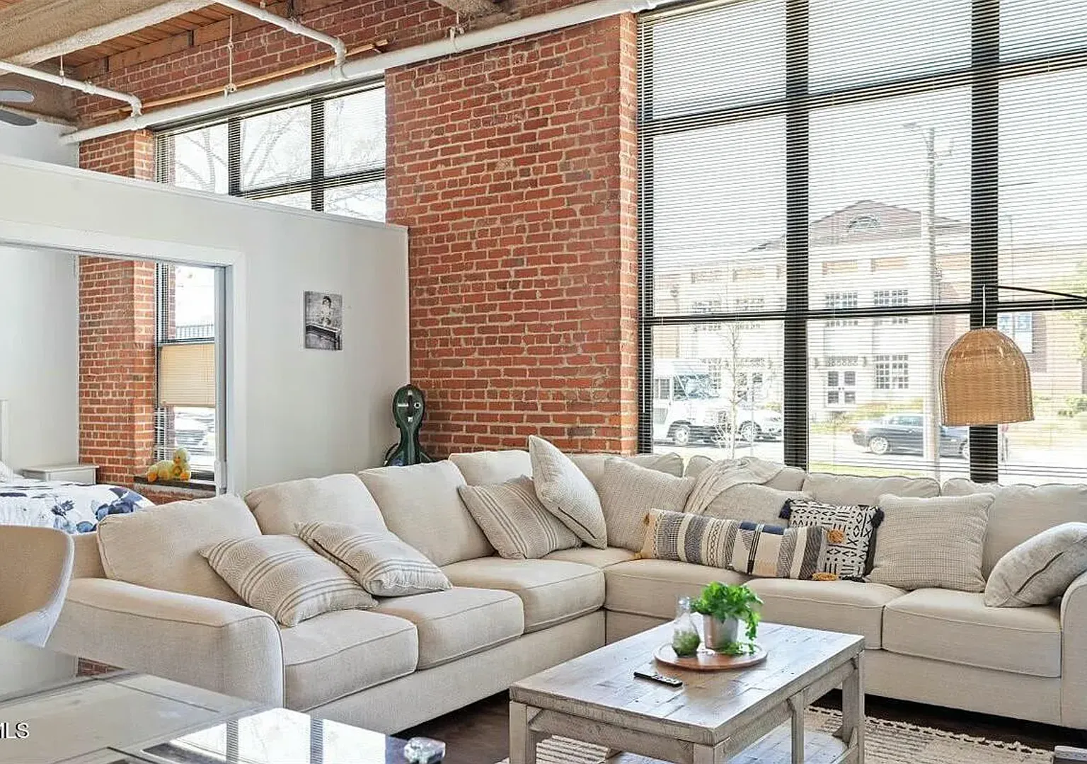 Historic Downtown Durham Loft with Modern Features — Photo 4