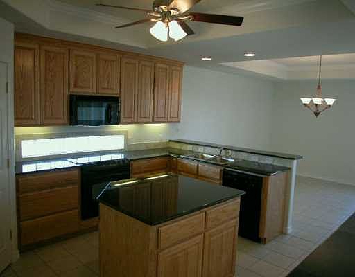 4th image of 8020 Candlewood Dr