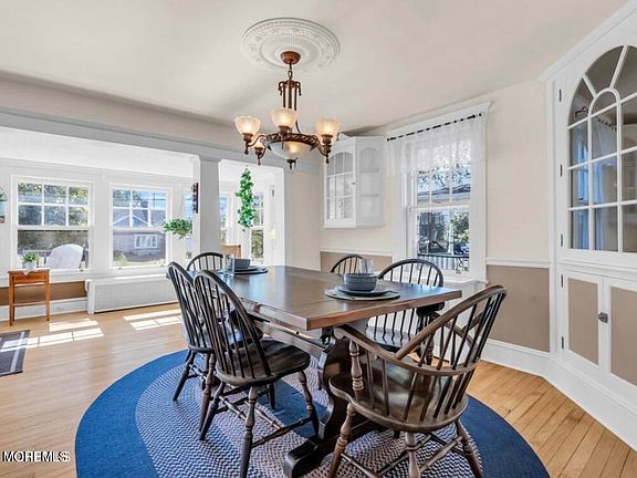 4th image of 424 Burlington Ave
