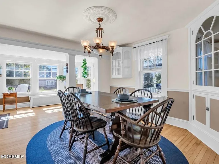 424 Burlington Ave — Photo 4