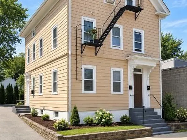 928 Branch Ave, Providence, RI 02904