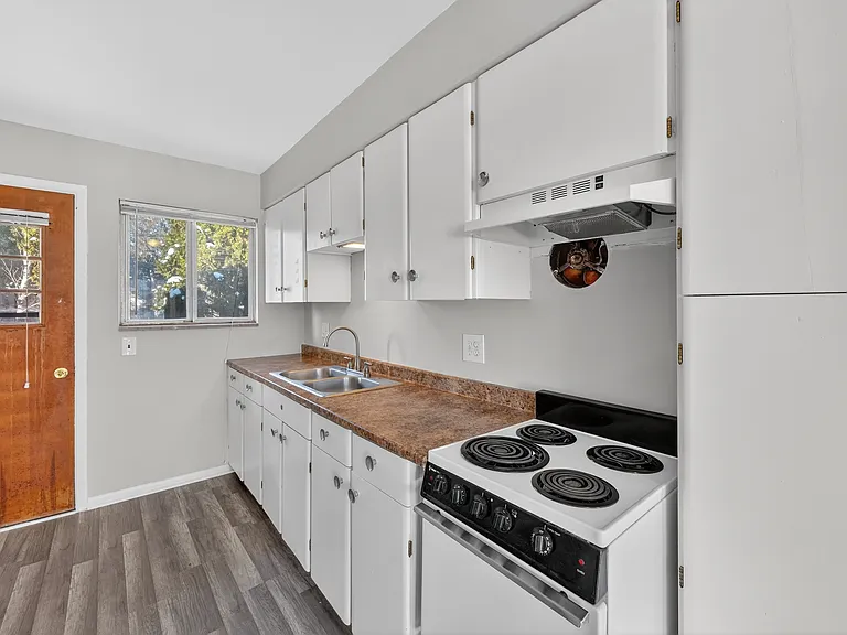 23 W Burdick St #4 — Photo 6