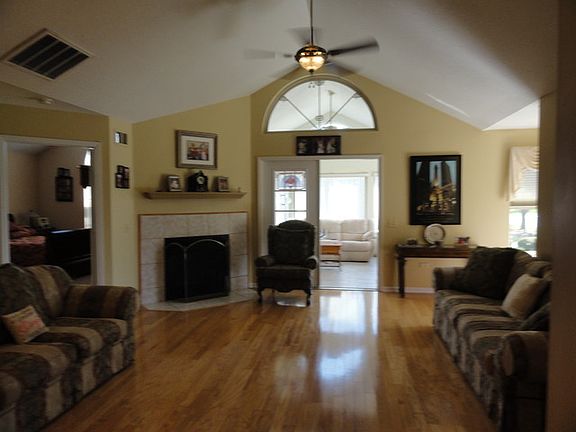 2nd image of 18212 Murphy Cir