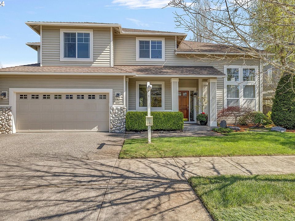 1st image of 1019 NE Creeksedge Dr
