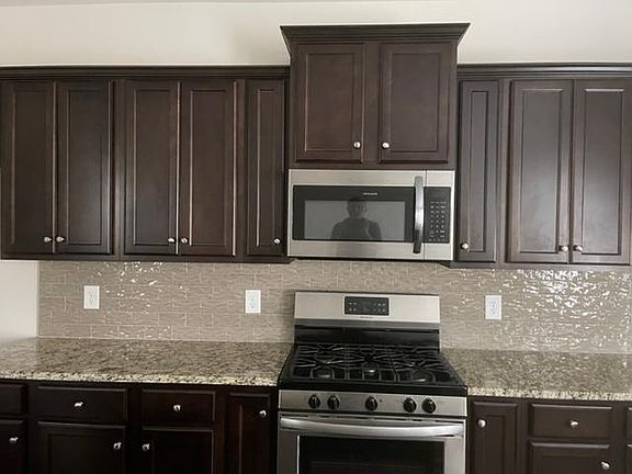 3rd image of 215 Aimes Dr
