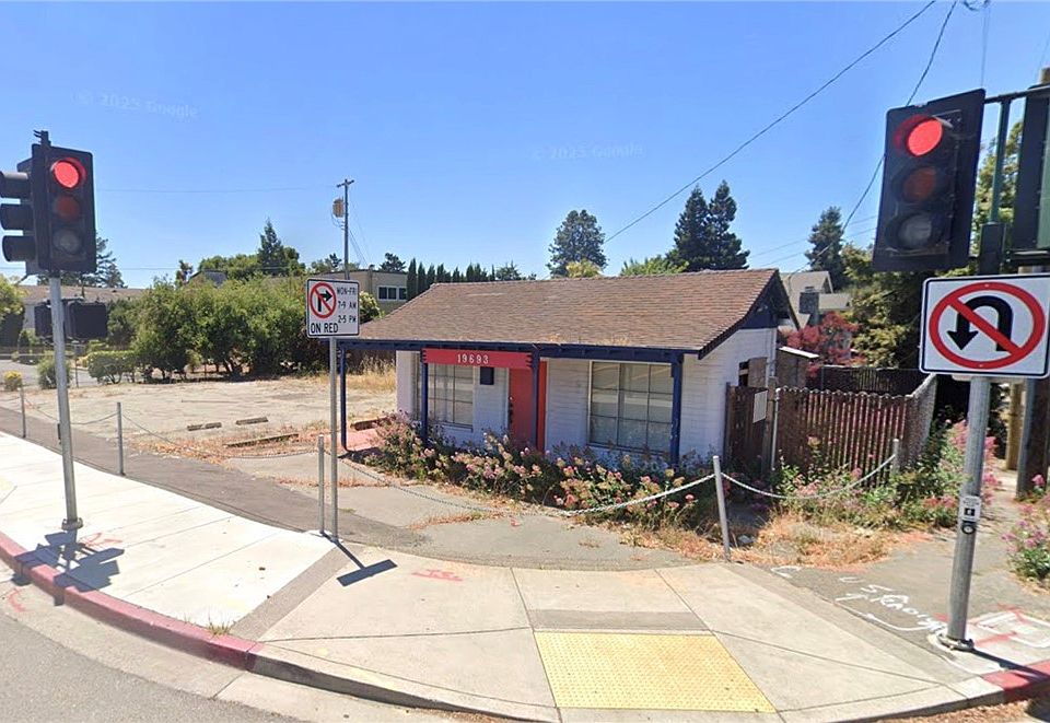 1st image of 19693 Redwood Rd