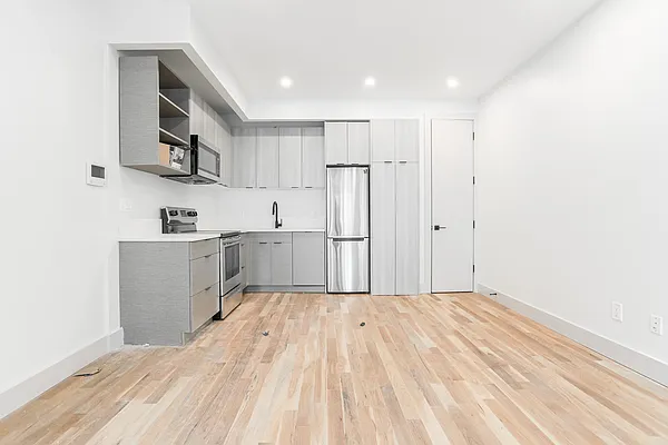 Rented by ERNY LLC | media 9