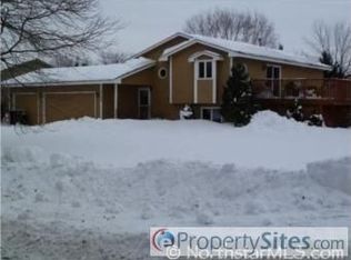 7132 Sunrise Dr, Lino Lakes, MN 55014