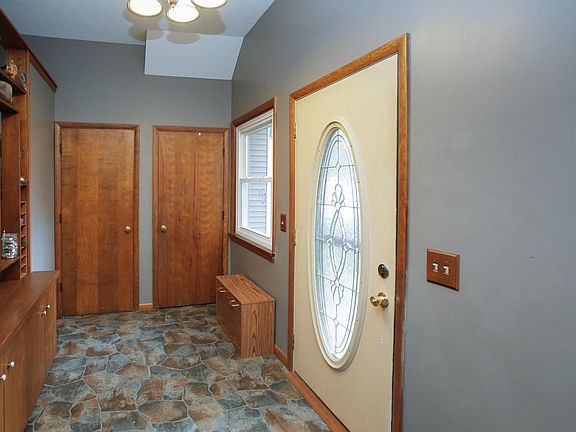 129 n main street-103