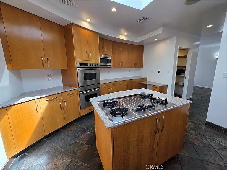 310 S Thurston Ave — Photo 25
