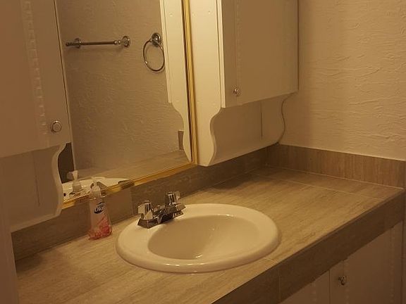 5th image of 3404 Green Briar Ct APT B