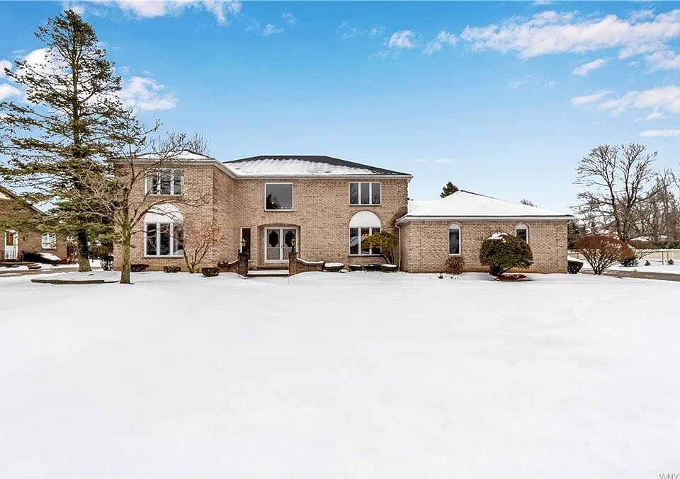 1st image of 35 Timberlane Dr