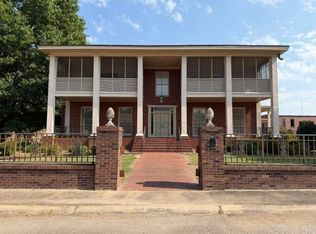 222 W 1st St, Dewitt, AR 72042