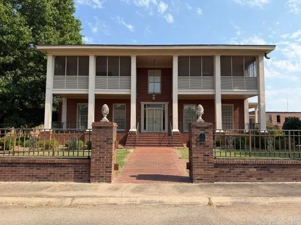 222 W 1st St, Dewitt, AR 72042