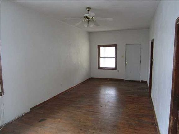 3rd image of 216 E Columbia Ave