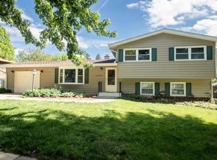 319 Jewel Ave, Saint Charles, IL 60174