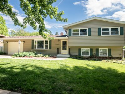 319 Jewel Ave, Saint Charles, IL, 60174
