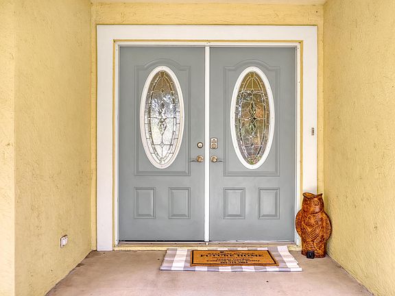 4th image of 1357 SW Hebner Avenue