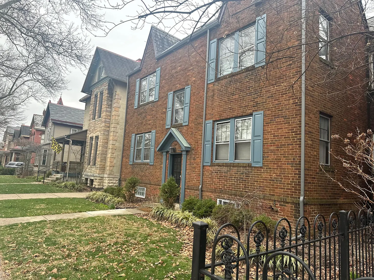2 bed, 1000 sqft, $1,600 — Photo 4