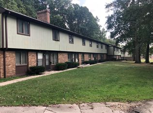 2441 Echo Valley Dr, Stow, OH 44224