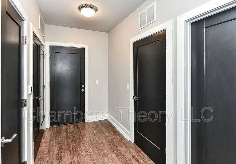 1800 Mount Vernon Ave #208 — Photo 2