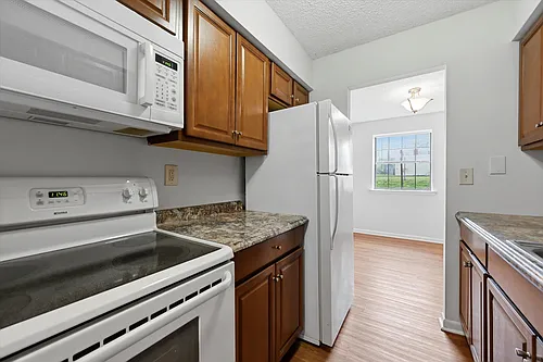 2402 Pond View Dr Photo 1