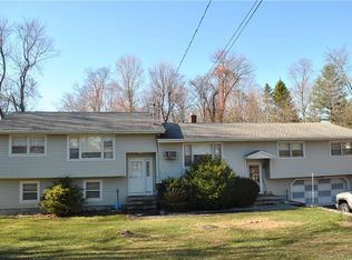 16 Barnum Rd, New Fairfield, CT 06812