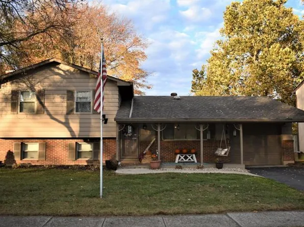 2018 Candleberry Dr, Grove City, OH 43123