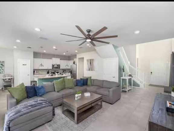 5th image of 2116 Lelani Cir