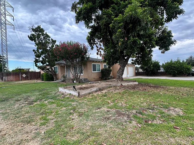 707 N Villa Ave — Photo 3