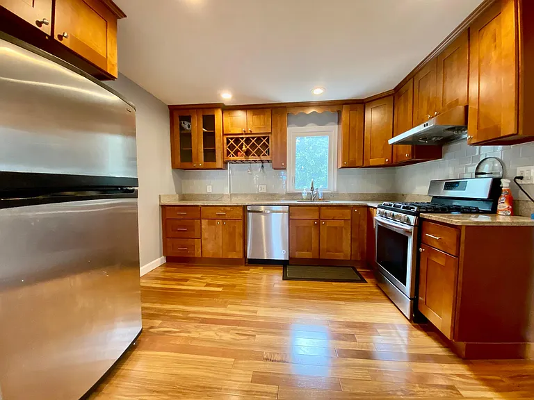183 Granite Ave — Photo 2