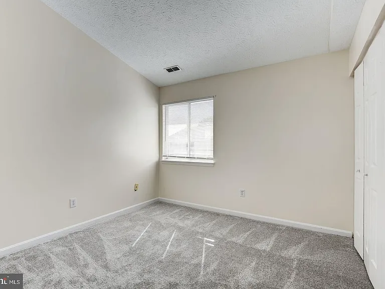 2106 Whitehall Rd #2D — Photo 26