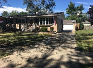 28 Arrowhead Dr, Thornton, IL 60476