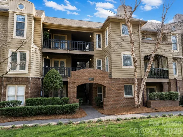 1109 E Morehead St APT 10, Charlotte, NC 28204