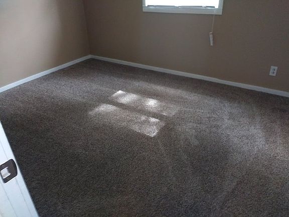 4th image of 2433 W Arlington Ct