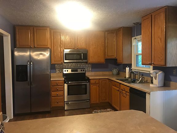 5th image of 838 W Donder Ln