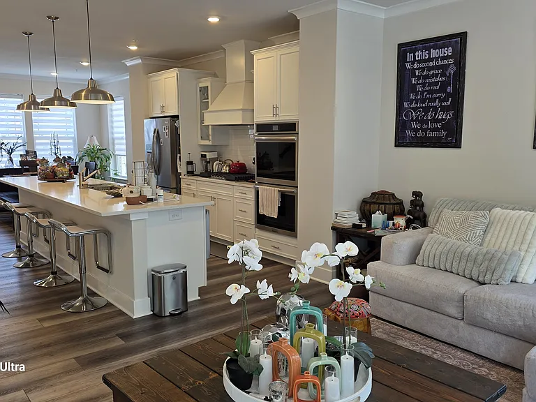 2944 Bridgewater Dr — Photo 2