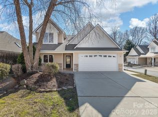 40 Beekeeper Trl, Swannanoa, NC 28778