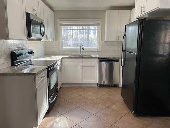 2nd image of 629 Forest Ridge Dr SE