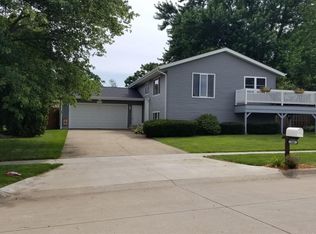 2841 Herblo Dr, Burlington, IA