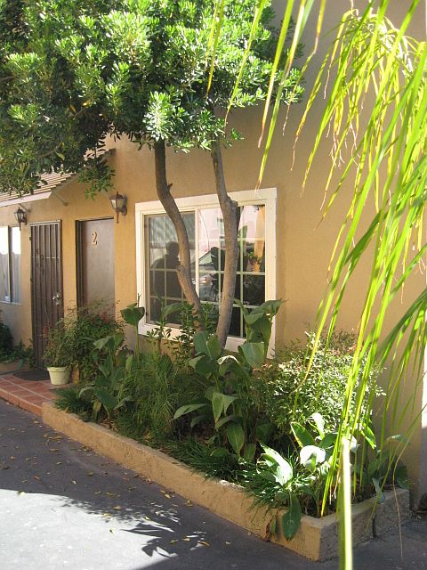 2nd image of 5130 Cahuenga Blvd