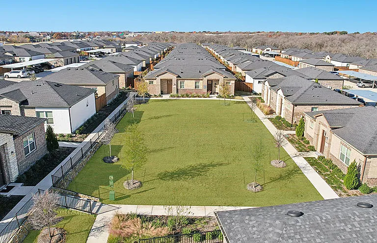 Cadia Grand Prairie Rental Homes — Photo 27