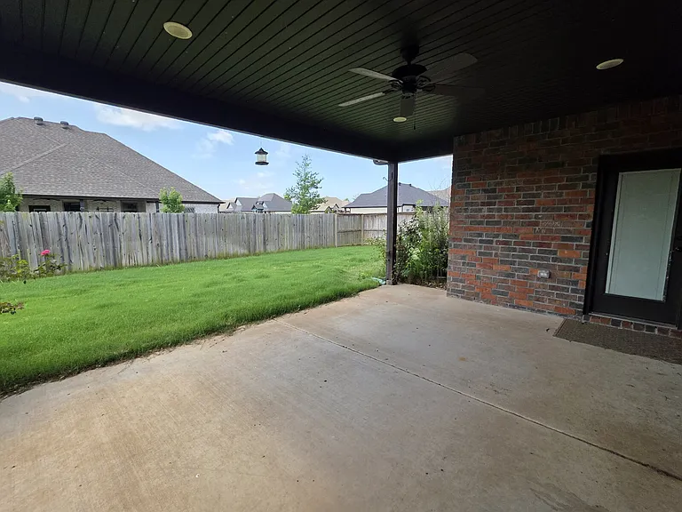 2905 Satinwood Cv — Photo 24
