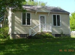 1370 20th Ave SW, Cedar Rapids, IA 52404