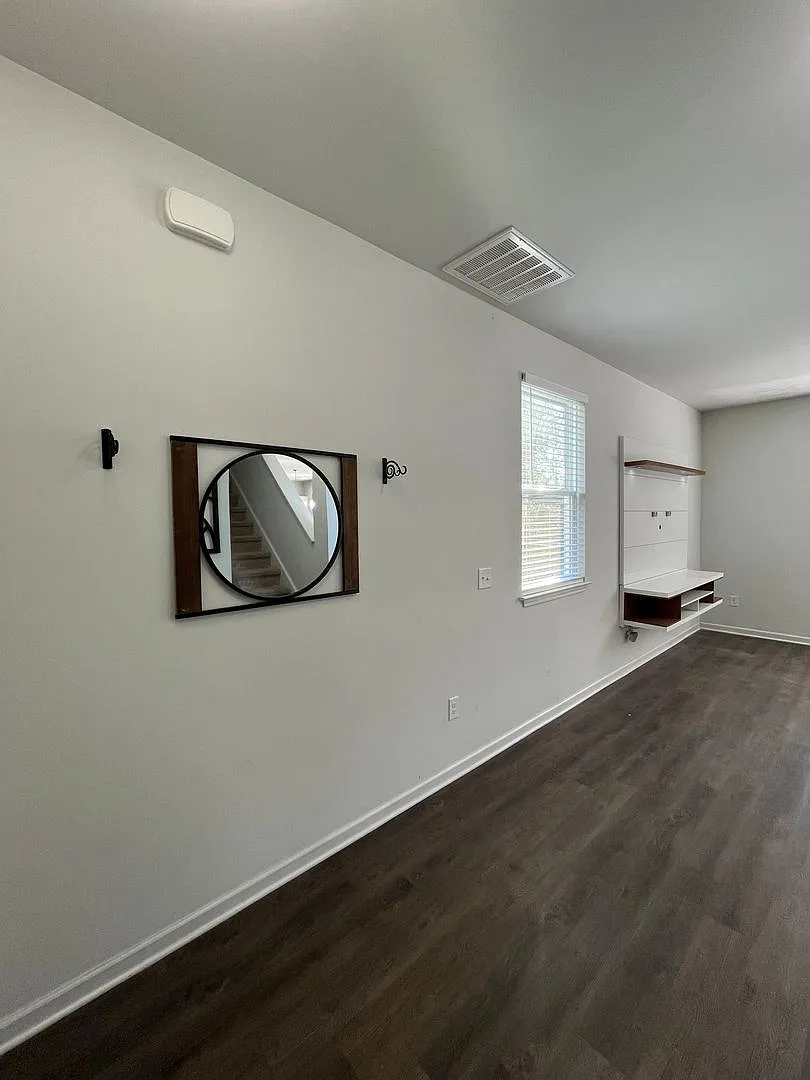 Beautiful 4-Bedroom Home in Leland! — Photo 3
