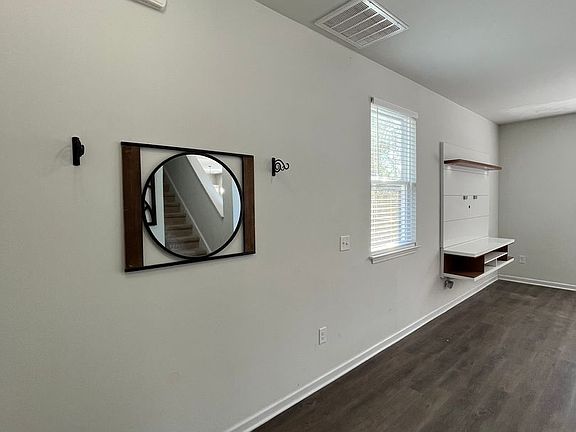 4th image of 751 Stradleigh Ct