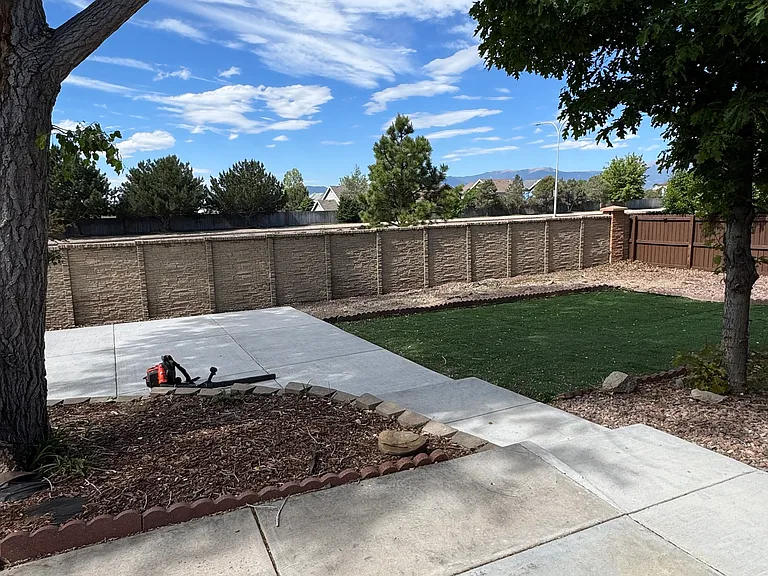 7660 Amberly Dr — Photo 6